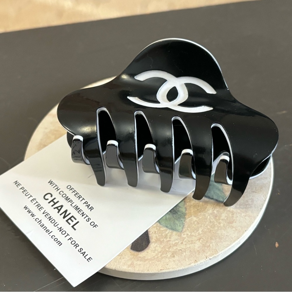VIP gift hair claws